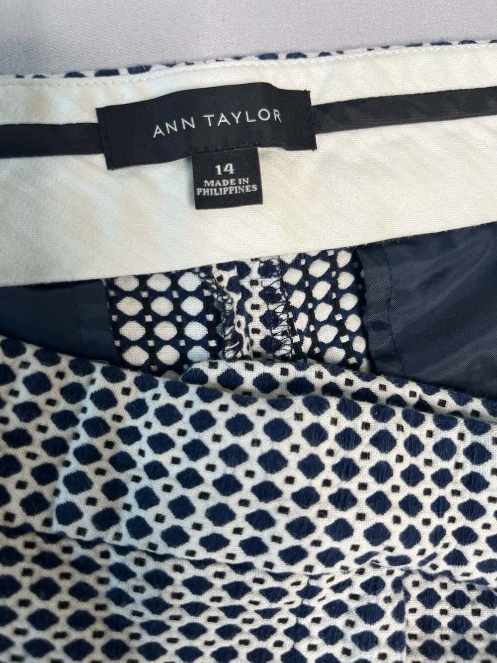 Ann Taylor Devin Tailored Ankle Pants Blue White Diamond Print Size 14